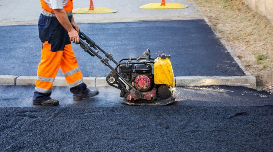 Professional gutter cleaning in Chico, CA